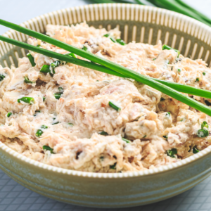 Smoked salmon salad (חזקת בשרי)